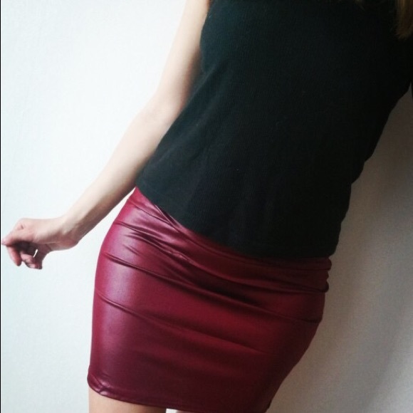 Burgundy vegan leather red mini skirt sexy stretchy skirt faux leather new w tag - Picture 7 of 12